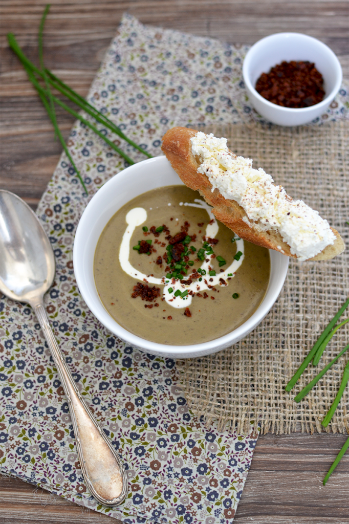 Velouté de lentilles au chorizo et tartine de fromage frais  © Tendance Food