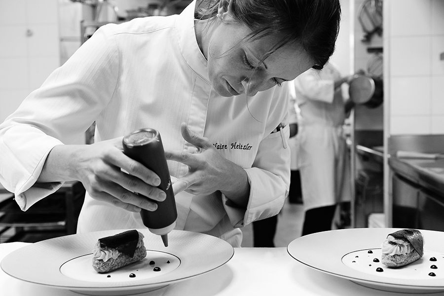 Claire Heitzler - Chef Pâtissière au restaurant Lasserre - © Lasserre