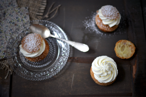 Choux poire, vanille, caramel - Tendance food