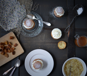 Choux poire, vanille, caramel - Tendance food