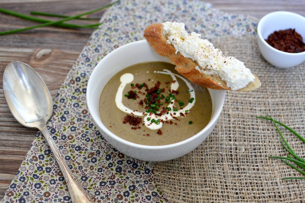 Velouté de lentilles au chorizo et tartine de fromage frais © Tendance Food