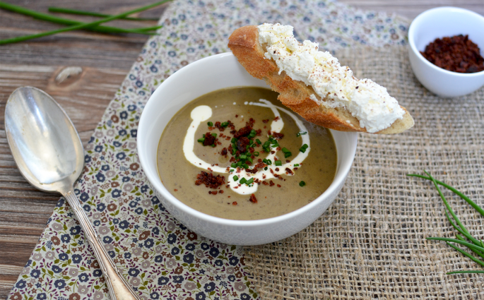 Velouté de lentilles au chorizo et tartine de fromage frais © Tendance Food