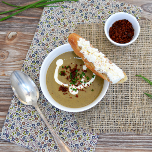 Velouté de lentilles au chorizo et tartine de fromage frais © Tendance Food