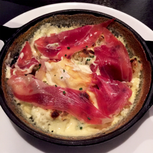 Ravioles de Royan, Saint Marcellin et jambon cru - Apérock © Tendance Food