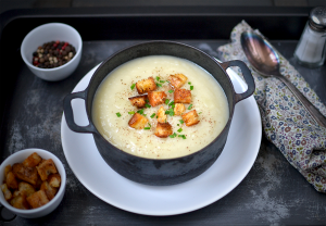 Velouté de topinambours et panais, croûtons fumés © Tendance Food