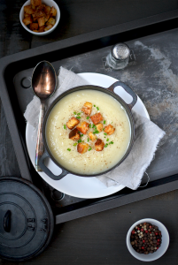 Velouté de topinambours et panais, croûtons fumés © Tendance Food