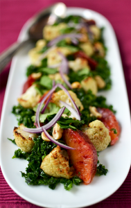 Salade de kale et chou-fleur rôti, sauce aigre douce ©TendanceFood.com