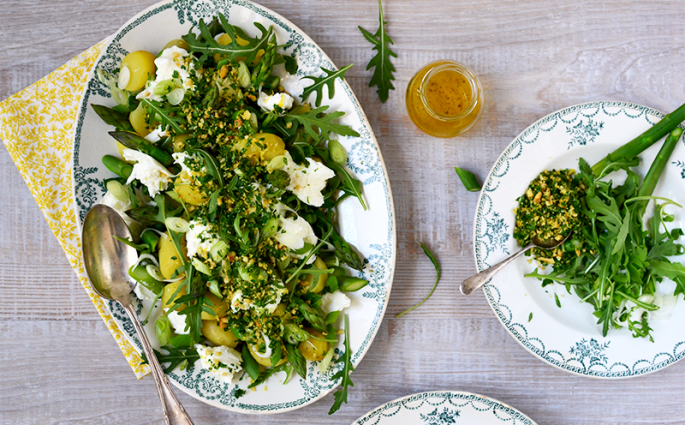 Salade de pommes de terre nouvelles aux asperges, gremolata à la noisette ©TendanceFood.com