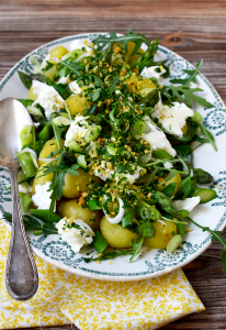 Salade de pommes de terre nouvelles aux asperges, gremolata à la noisette ©TendanceFood.com