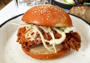 Sandwich au poulet frit - Restaurant Ellsworth Paris ©TendanceFood.com