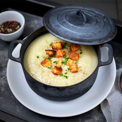 Velouté de topinambours et panais, croûtons fumés © Tendance Food