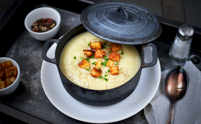 Velouté de topinambours et panais, croûtons fumés © Tendance Food