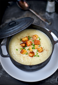 Velouté de topinambours et panais, croûtons fumés © Tendance Food