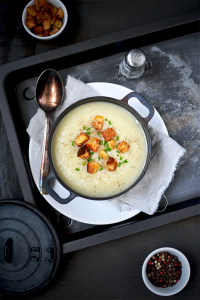 Velouté de topinambours et panais, croûtons fumés © Tendance Food