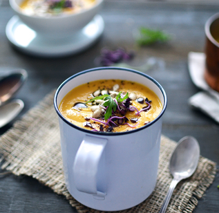 Soupe aux lentilles corail, lait de coco et butternut