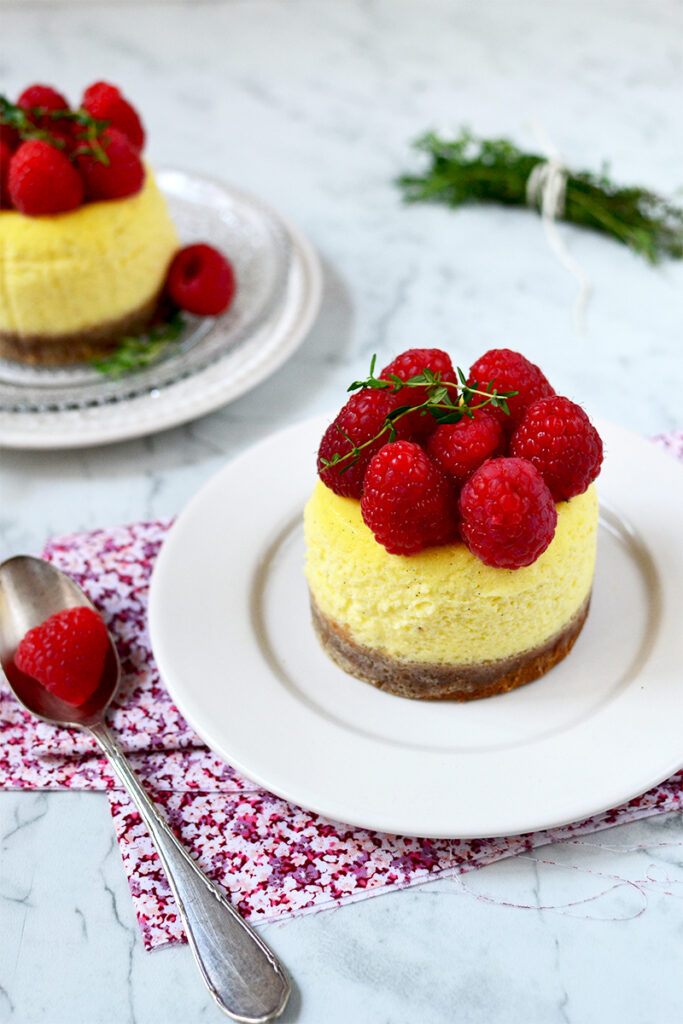 Cheesecake au coulis de framboise et thym citron ©TendanceFood.com