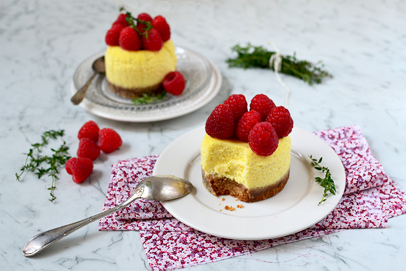 Cheesecake au coulis de framboise et thym citron ©TendanceFood.com
