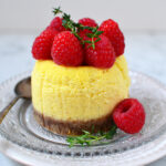 Cheesecake au coulis de framboise et thym citron ©TendanceFood.com