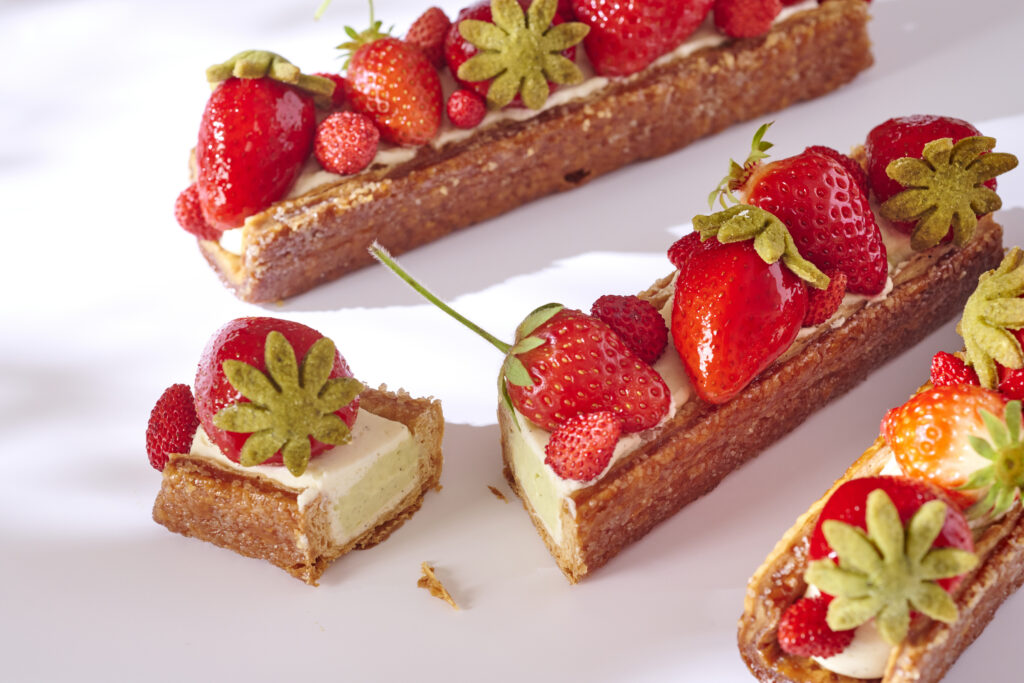 Millefeuille Fraise et Basilic- Ritz Paris Le Comptoir ©Vincent Nageotte